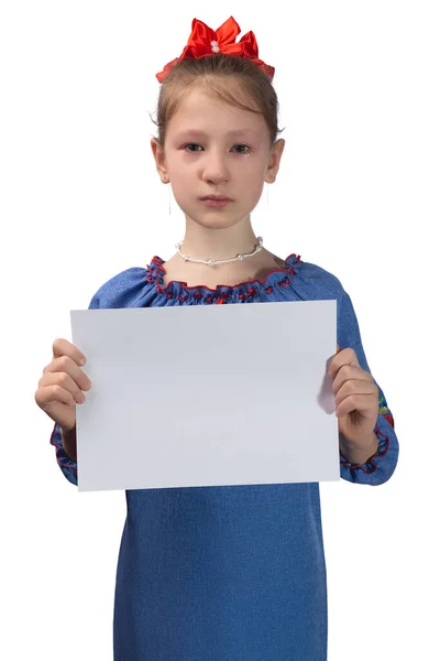 Pequena Menina Ucraniana Bonito Anos Idade Posando Estúdio Fundo Branco — Fotografia de Stock