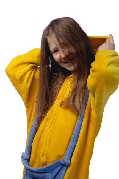 Kleine Süße Fröhliche Mädchen Jahre Alt Posiert Gelben Pyjamas Studiofoto lizenzfreie Stockfotos