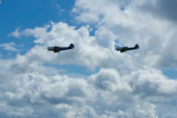 Dois aviões movidos a hélices — Fotografia de Stock