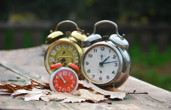 Relógios de alarme antigos — Fotografia de Stock