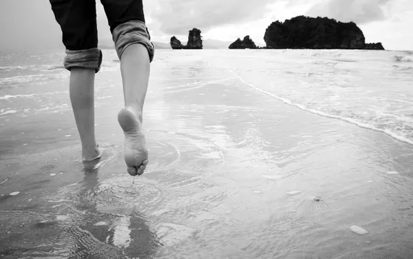 Pláž chůzi — Stock fotografie