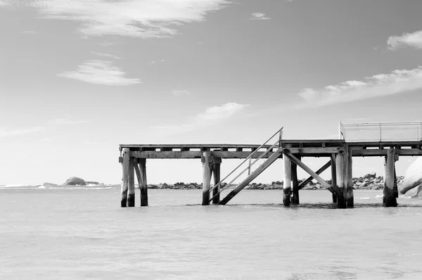 夏の桟橋 — ストック写真
