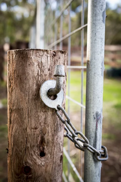 Fechadura de porta de fazenda — Fotografia de Stock