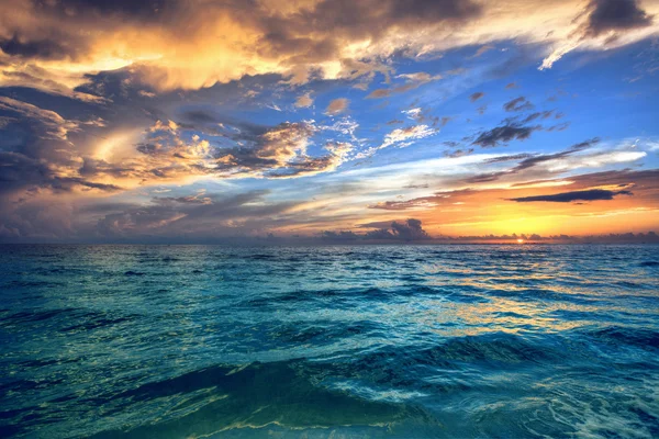 tropik sahil günbatımı