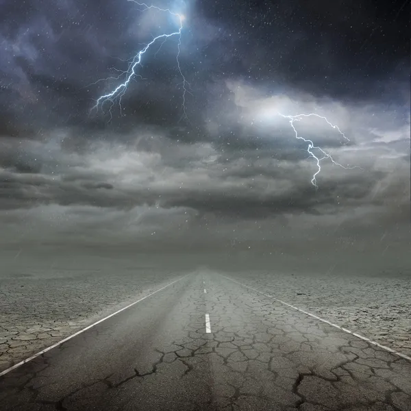 Along the road. Lightning — Stock Photo, Image