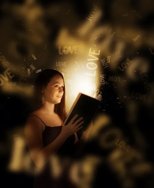 Woman reading a bible — Stock Photo, Image