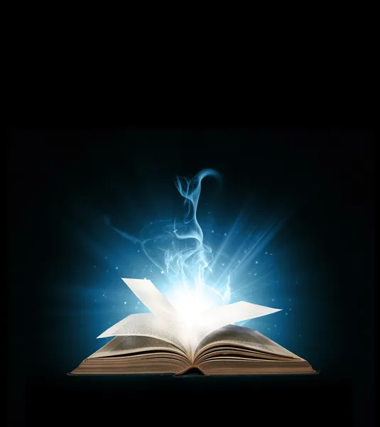 Blau leuchtendes Buch — Stockfoto