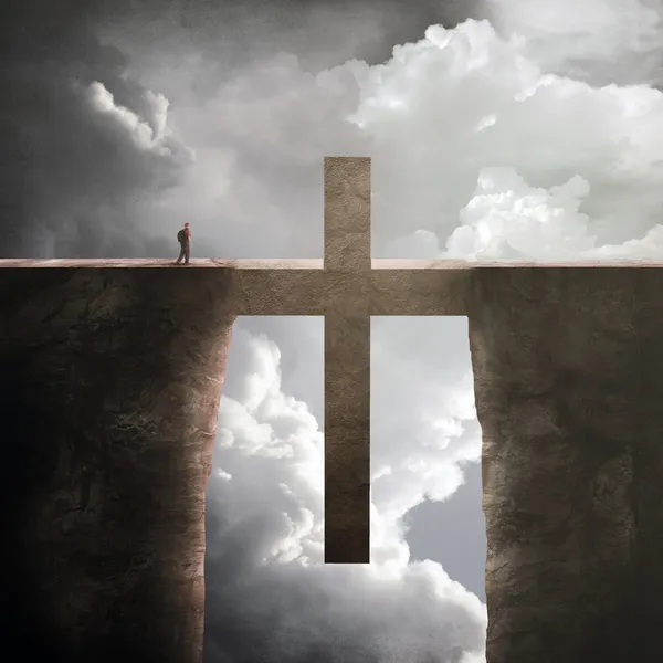 Two tall cliffs with big cross in between — Stock Photo, Image