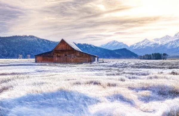 Moulton Barn Teton Mountains Winter lizenzfreie Stockbilder