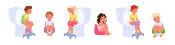 Desenhos animados crianças engraçadas mijar ou defecar no banheiro, banheiro isolado no branco. Treinamento de potty, conceito de higiene infantil. Menina e menino sentados na tigela de vaso sanitário ou câmara conjunto vetor ilustração. —  Vetores de Stock