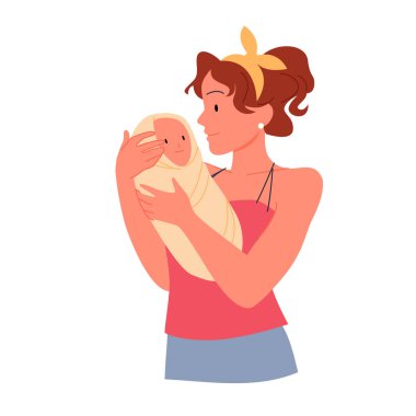 Genç anne kundaklanmış bebeğini kucağında tutuyor.