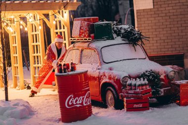 Yeni yıl, Noel Baba, Noel ağacı, Noel oyuncakları, hediyeler, Noel