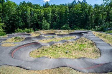 Engelhalde Parkı, Kempten, Allgau, Bavyera 'da bisiklet, dağ bisikleti ve BMX pisti.