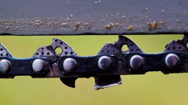 Elektrikli testere zinciri yakın çekim, çalışma aracı