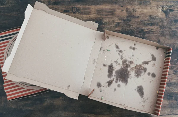 Blick Von Oben Auf Leere Pizzakartons Auf Rustikalem Holztisch — Stockfoto