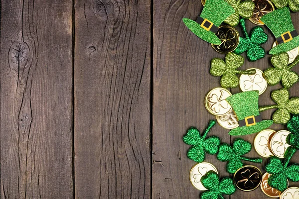 Patricks Day Seite Rand Vor Dunklem Holz Hintergrund Overhead Ansicht — Stockfoto