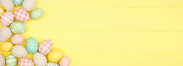 Borde Doble Pascua Con Moderno Paño Granja Huevos Pastel Sobre —  Fotos de Stock