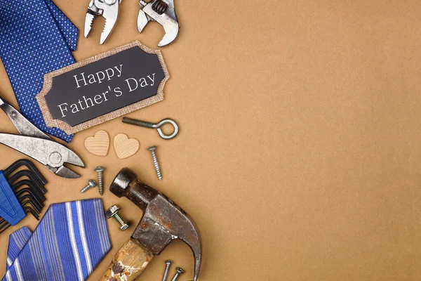 Щасливий День Батька Подарункова Мітка Бічною Межею Краватки Інструментів Коричневому — стокове фото