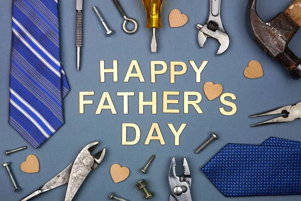 Щасливого Дня Отців Рамою Краваток Інструментів Сірому Синьому Папері Вид — стокове фото