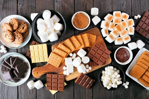 Smores Cena Mesa Buffet Marshmallows Assados Biscoitos Chocolate Uma Variedade — Fotografia de Stock