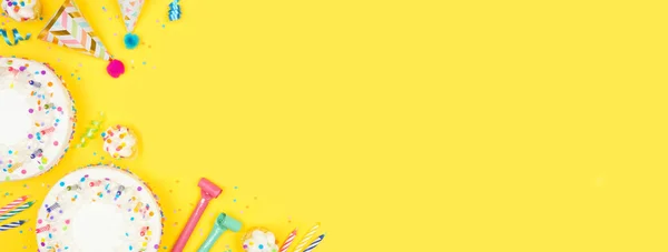 Birthday Party Corner Border Yellow Banner Background View Cakes Party — Zdjęcie stockowe