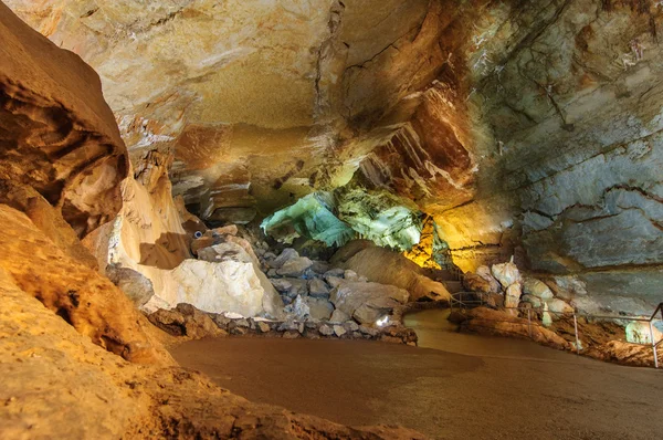 Grande Caverna da Crimeia Emine-bair-hosar — Fotografia de Stock