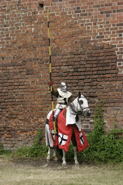 Cavaleiro a cavalo — Fotografia de Stock