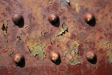 oksitlenmiş metal