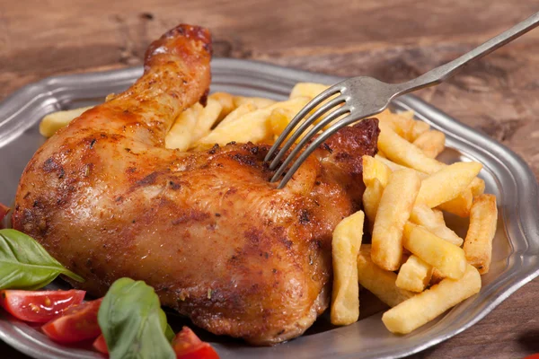 Kızarmış tavuk budu..