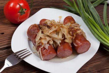 soğan Kızarmış sosis.