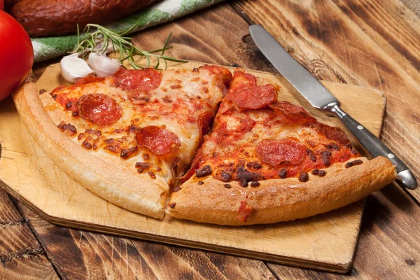 Two pieces of pizza. — Stock Photo, Image