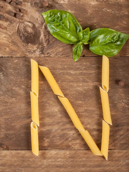 La lettera N con la pasta — Foto Stock