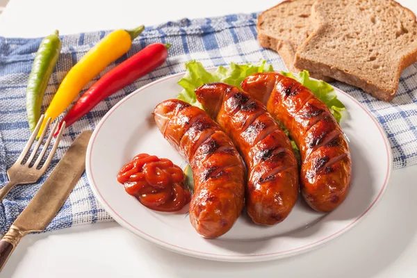 Salsiccia alla griglia . — Foto Stock