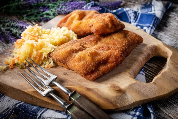 Two Fried Cod Fillet Pieces Salad Small Depth Field — Stock Photo, Image