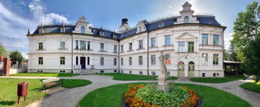 SUPRASL, Polonya - AUGust 08, 2019: Buchholtz Sarayı (şimdiki Suprasl Ortaokulu)