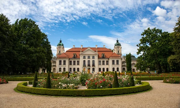 Kozlowka Polonia Agosto 2020 Complejo Rococó Neoclásico Del Palacio Situado — Foto de Stock