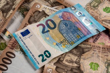 Banknoty: Macar 40 Euro.