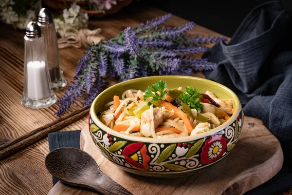 Tagliatelle Fritte Con Pollo Verdure Pollo Chow Mein — Foto Stock