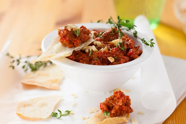 Red pepper and walnut dip — Stock Photo, Image