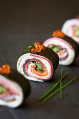 No-pilav suşi roll