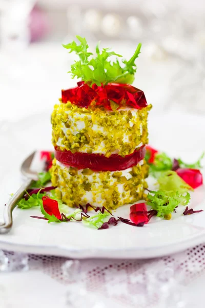 Goat's cheese with pistachios — Stock Photo, Image
