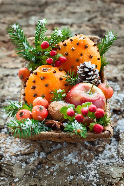 Kerstmis fruitmand — Stockfoto