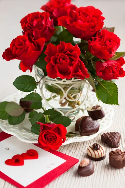 Κόκκινα τριαντάφυλλα για την ημέρα του Αγίου Βαλεντίνου — Φωτογραφία Αρχείου