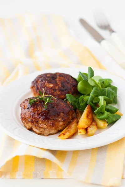 Rissóis de carne picada — Fotografia de Stock