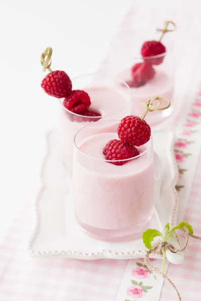 Jogurt z malinami — Zdjęcie stockowe