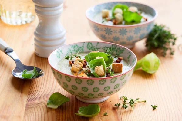 Crema di zuppa di cavoletti di Bruxelles — Foto Stock