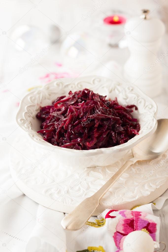 Braised red cabbage