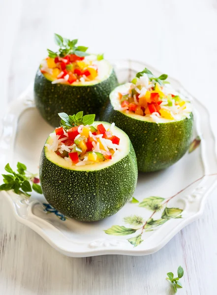 Zucchini stuffed with vegetables — Stock Photo, Image