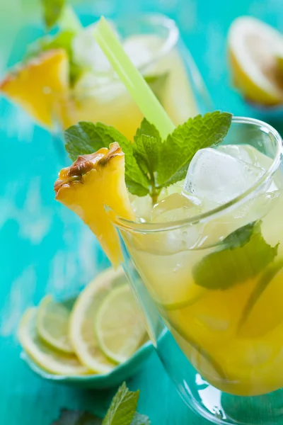 Pineapple lemonade — Stock Photo, Image