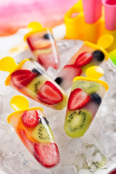 Frukt popsicles — Stockfoto